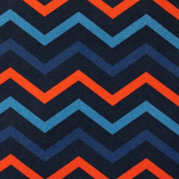 Canvas Heiner mit dem orange blauem Zickzack-Muster (Chevron)